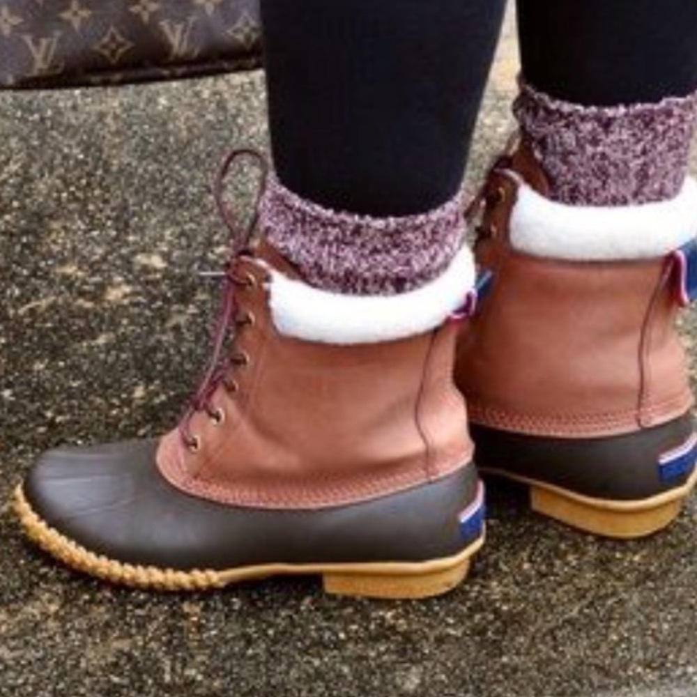 Tommy Hilfiger women’s US 7 brown and light brown snow and rain ankle duck boots